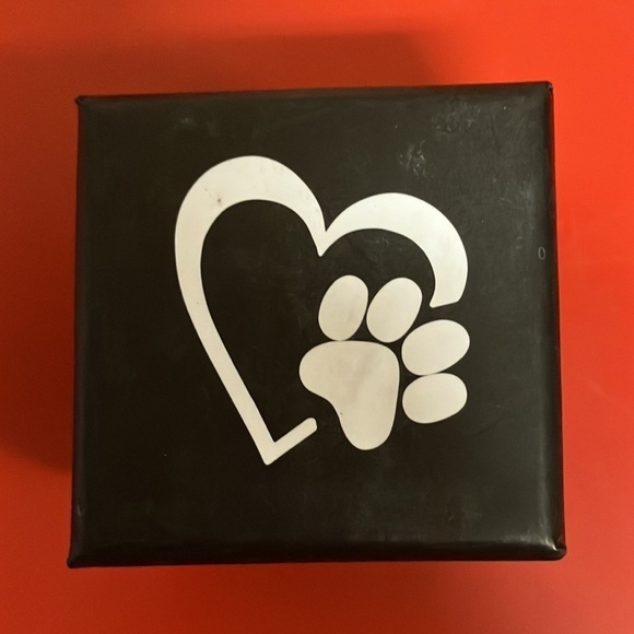 Dog Gold Tone Wraparound Adjustable Ring with a box - Picture 4 of 4